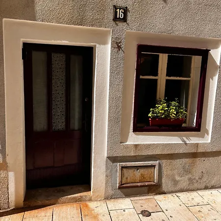 Larchmereliving Old Center Pag Holiday home